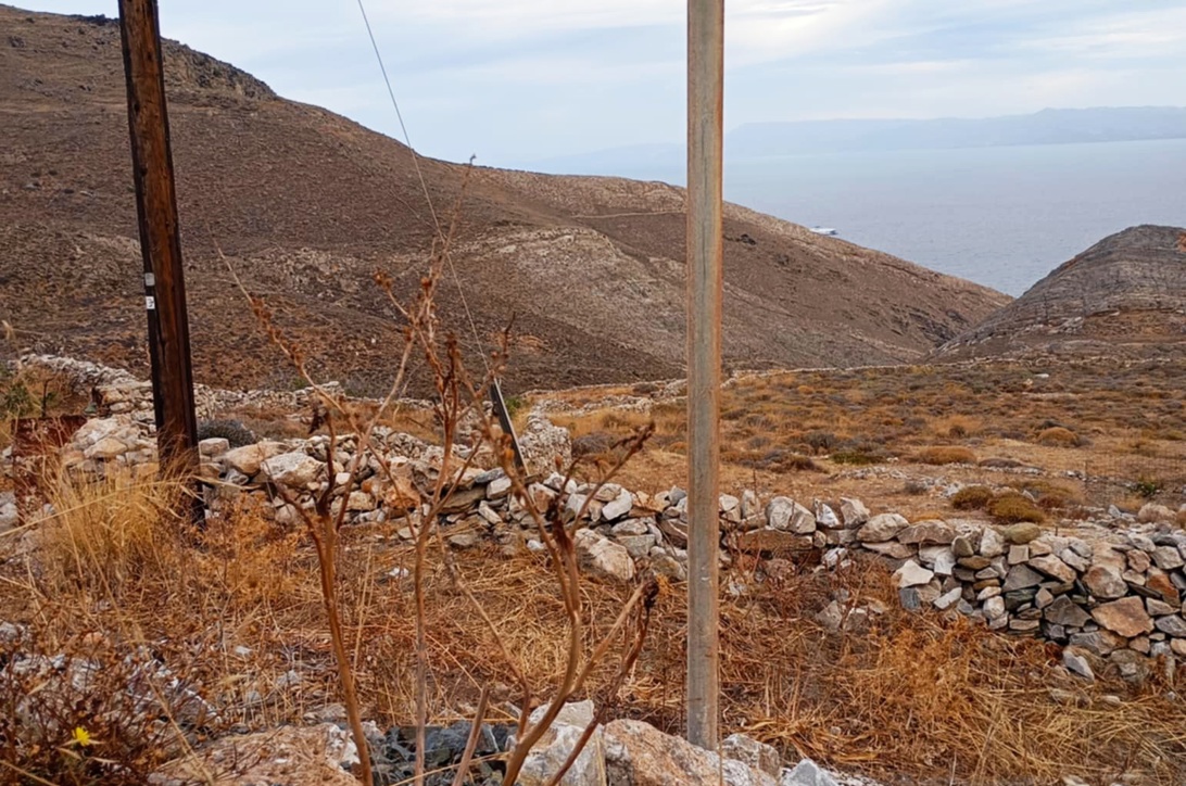 Syros hiking trail with archaeological interest