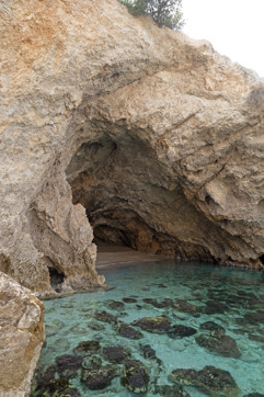 Spilia Fokias 3