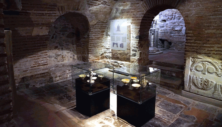 Crypt St Dimitrios4