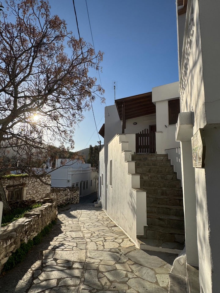 IMG 1948 Naxos Hike Pente Xoria